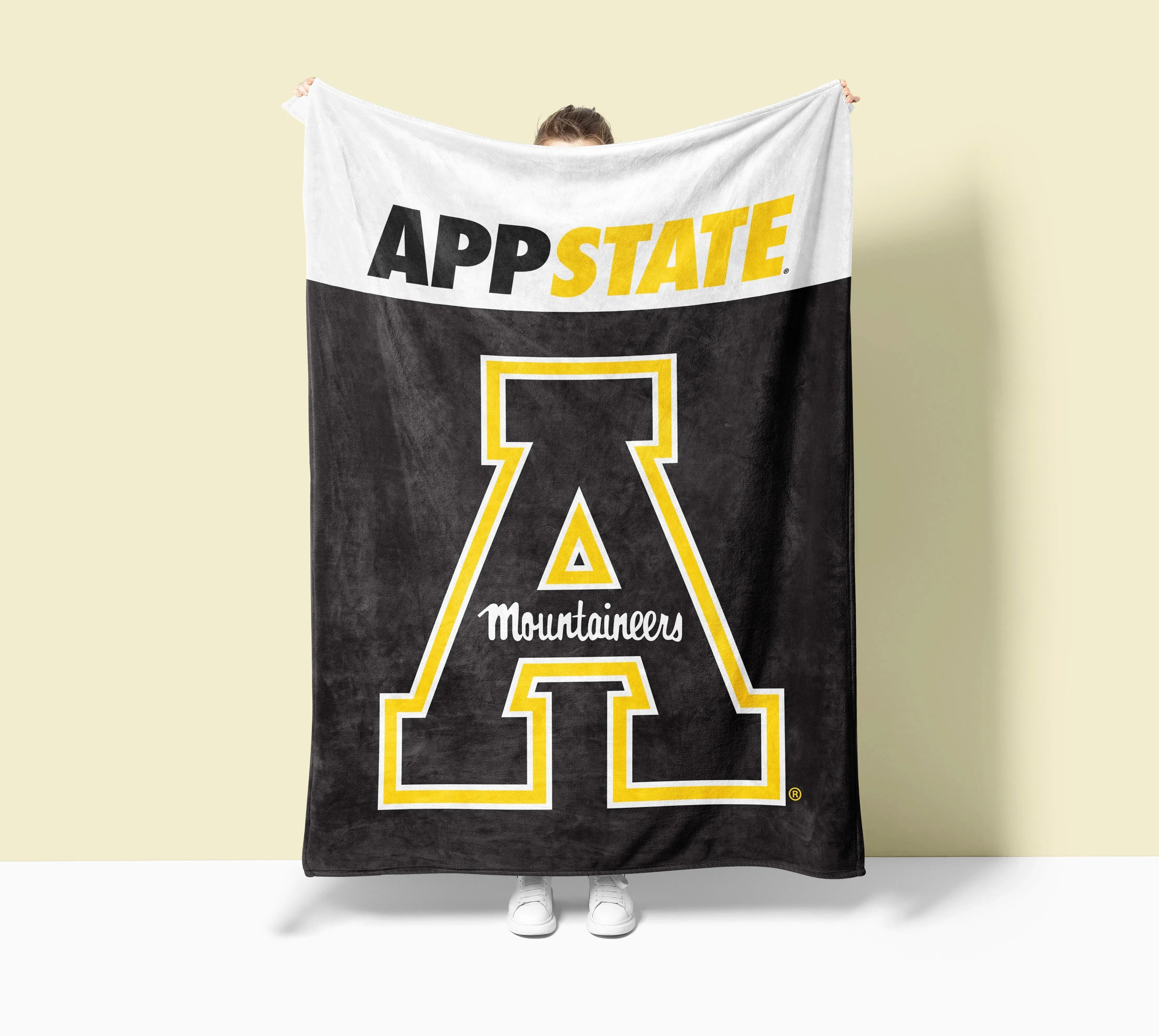 APP STATE XL 60x80 Sherpa Blanket - Wide Band Throw Blankets