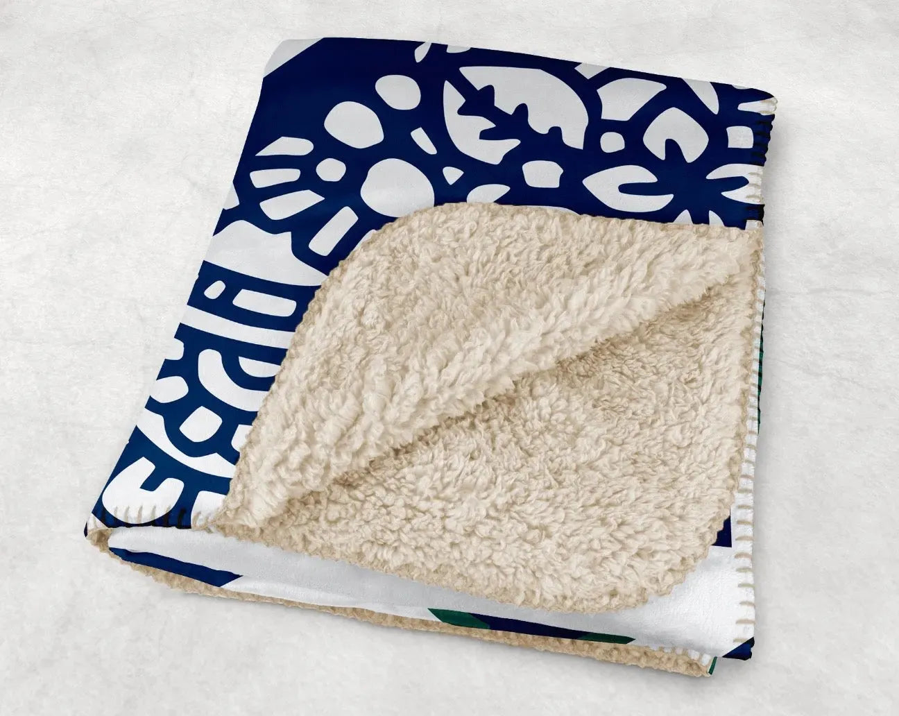 UNCW Sherpa Blanket XL 60x80 - Mandala Heart Throw Blankets