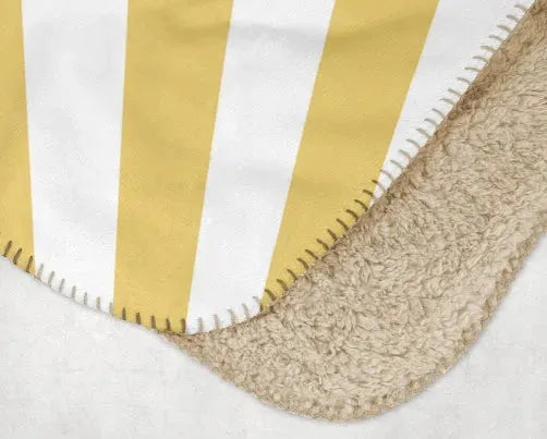 Chi Omega Straw XL 60x80 Sherpa Blanket - Starburst Throw Blankets