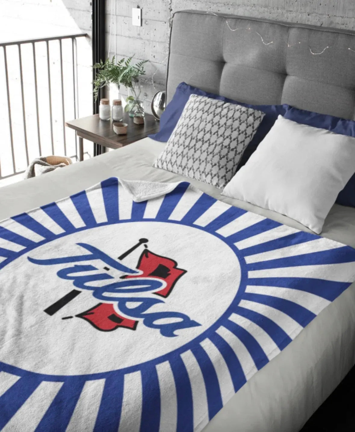 University of Tulsa XL 60x80 Sherpa Throw Blanket - Blue Starburst Throw Blankets