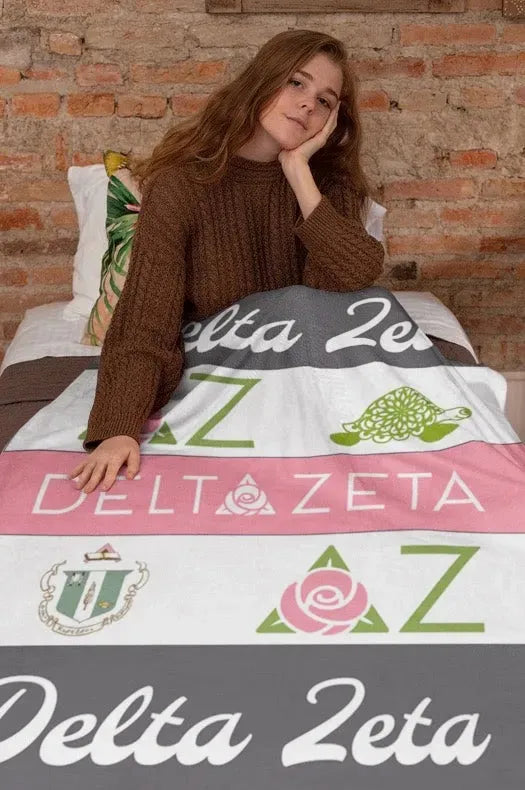 Delta Zeta XL 60x80 Sherpa Throw Blanket Blanket - Striped Classic Throw Blankets