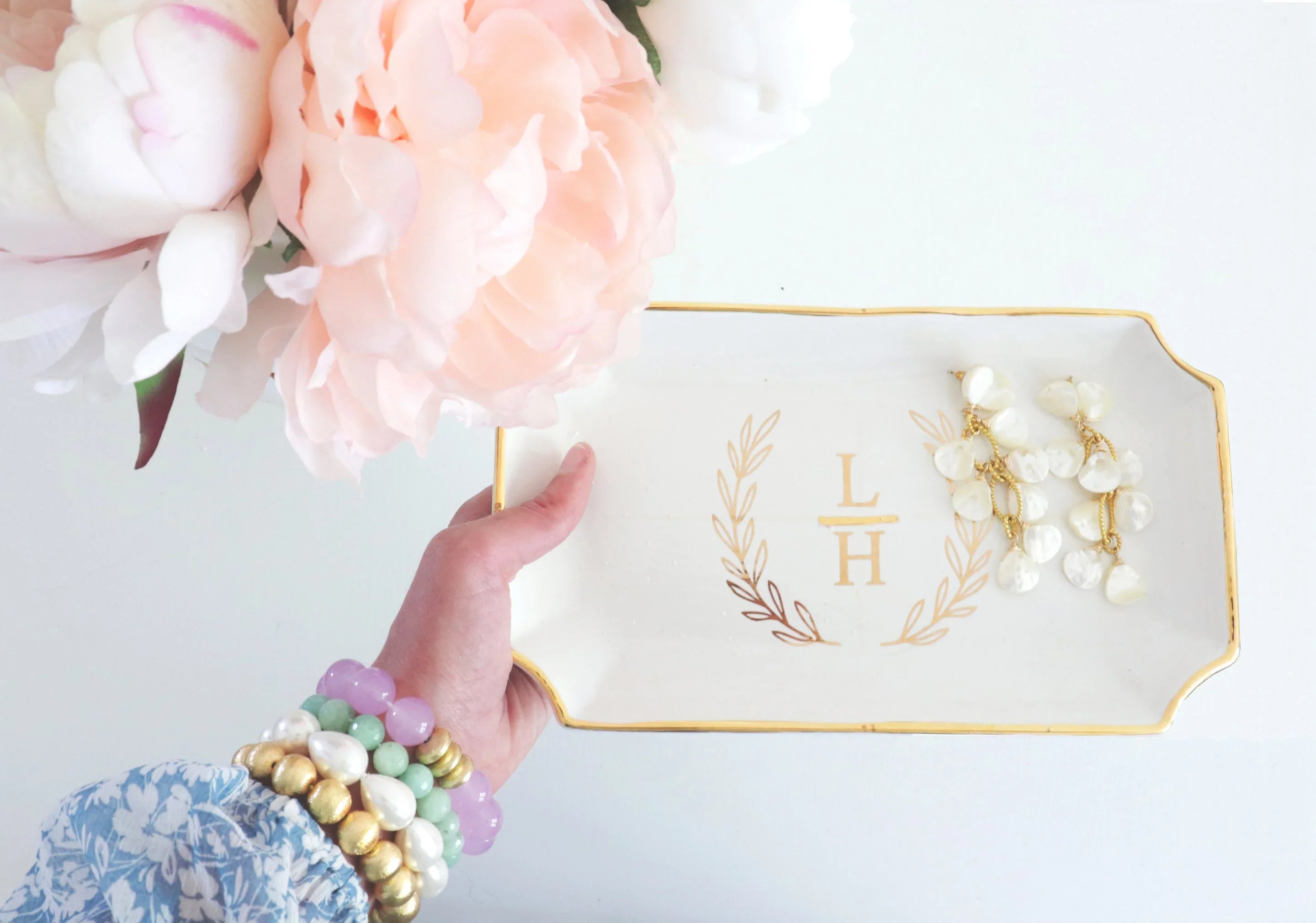 Personalized Laurel Wreath Monogram Trays with Gold Accent | Gifts