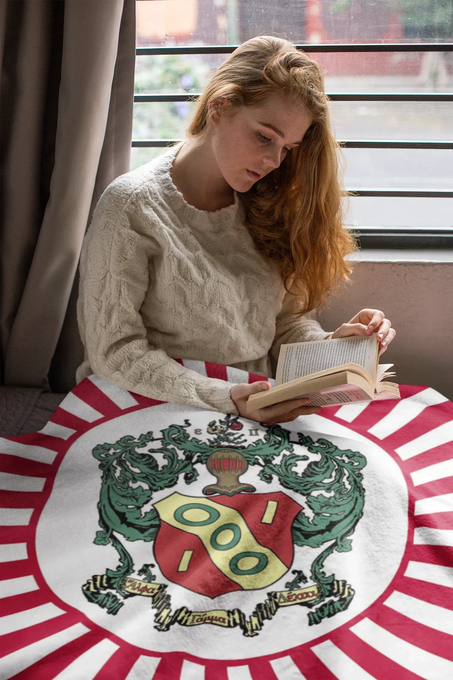 Alpha Gamma Delta XL 60x80 Sherpa Throw Blanket - Red Starburst Crest Throw Blankets