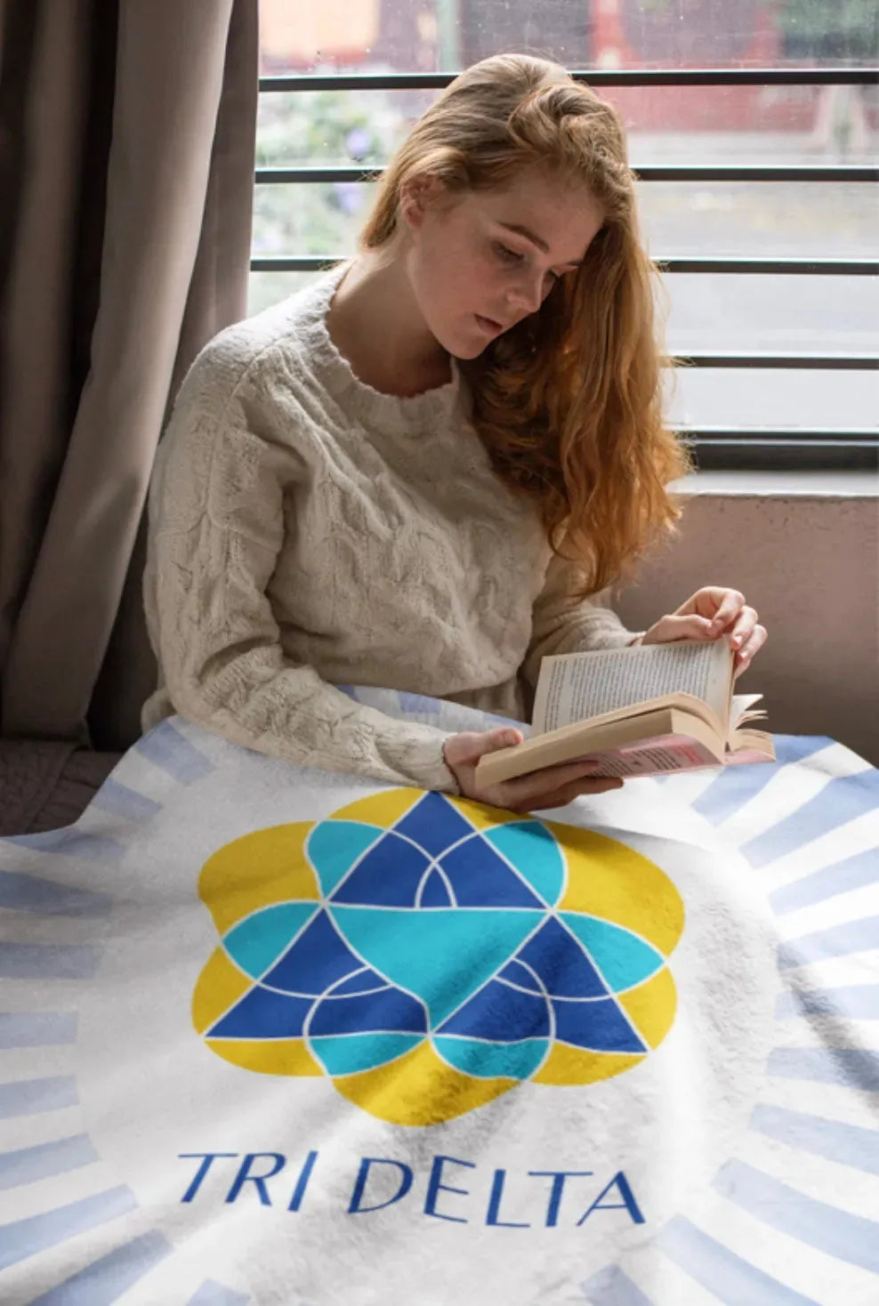 Tri Delta XL 60x80 Sherpa Blanket - Dark Blue Starburst Throw Blankets