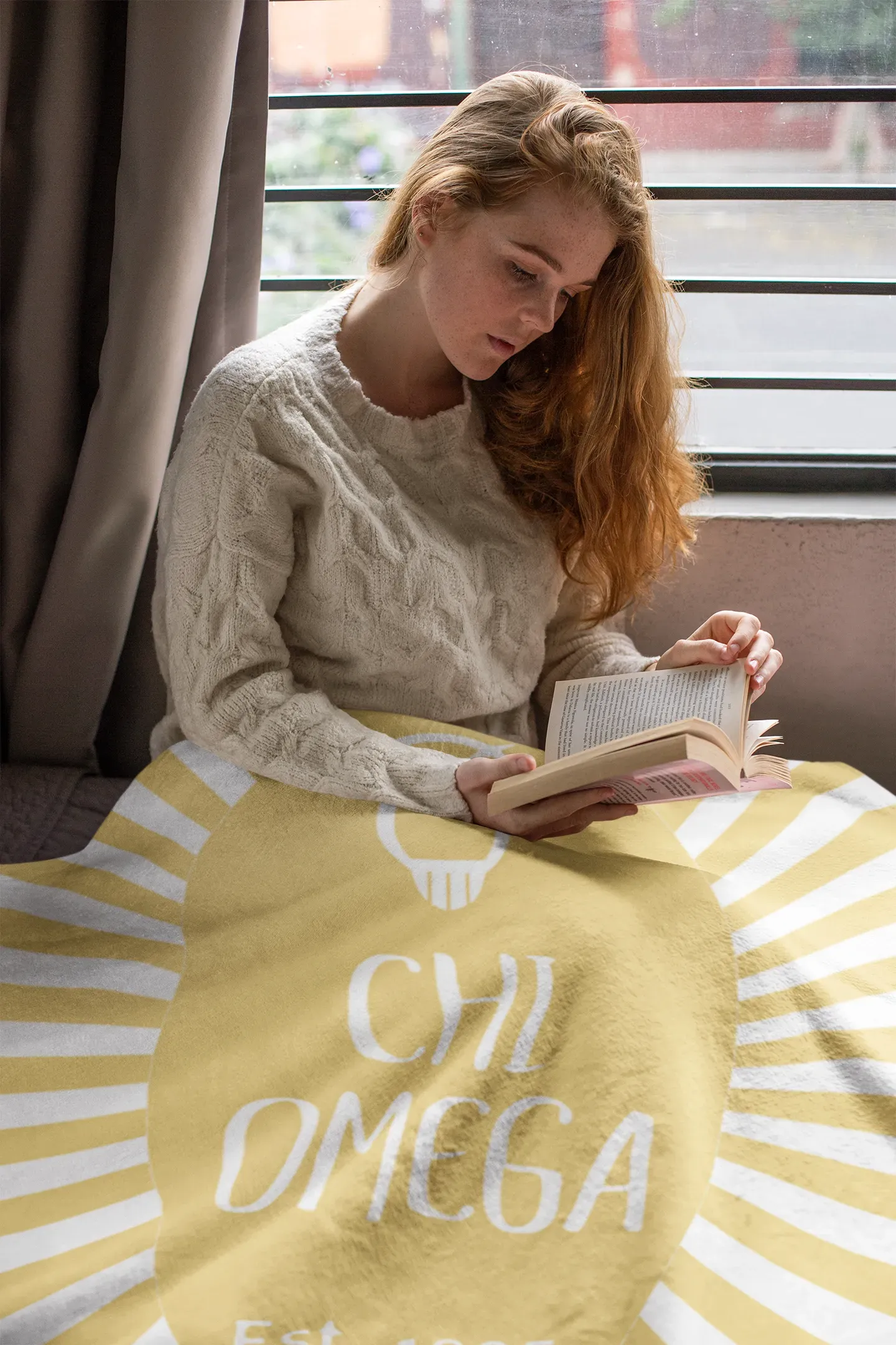 Chi Omega Straw XL 60x80 Sherpa Blanket - Starburst Throw Blankets