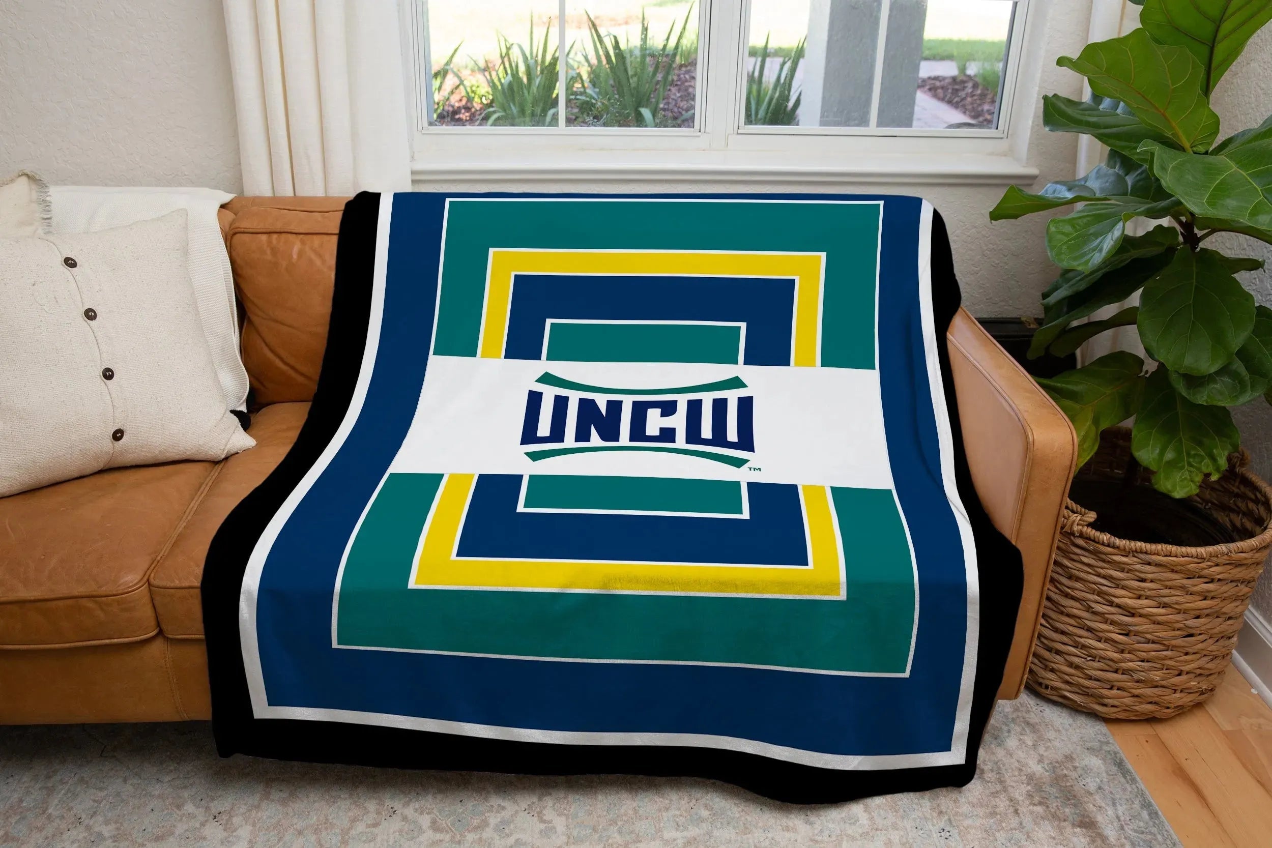 UNCW XL 60x80 Sherpa Throw Blanket - Geo Throw Blankets
