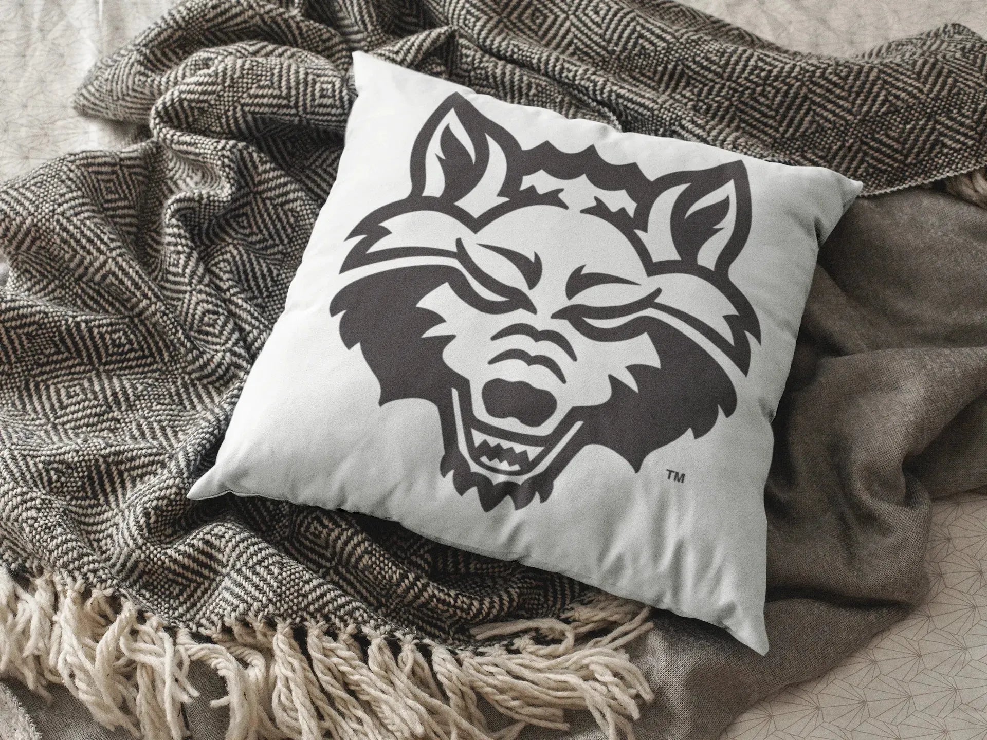 Arkansas State 18" Black White Wolf Head Pillow Cover Pillow Covers